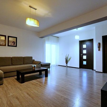 Apartmán Bloc Izvor Piteşti Exteriér fotografie