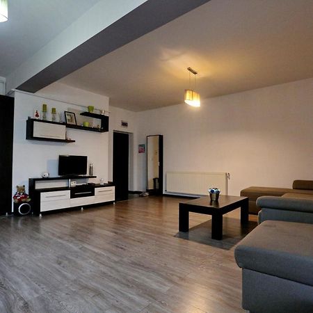 Apartmán Bloc Izvor Piteşti Exteriér fotografie
